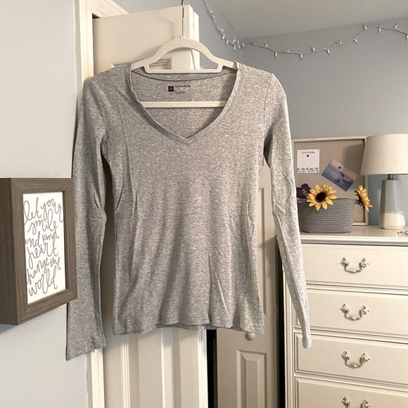 Gap Favorite Tee - Picture 1 of 6